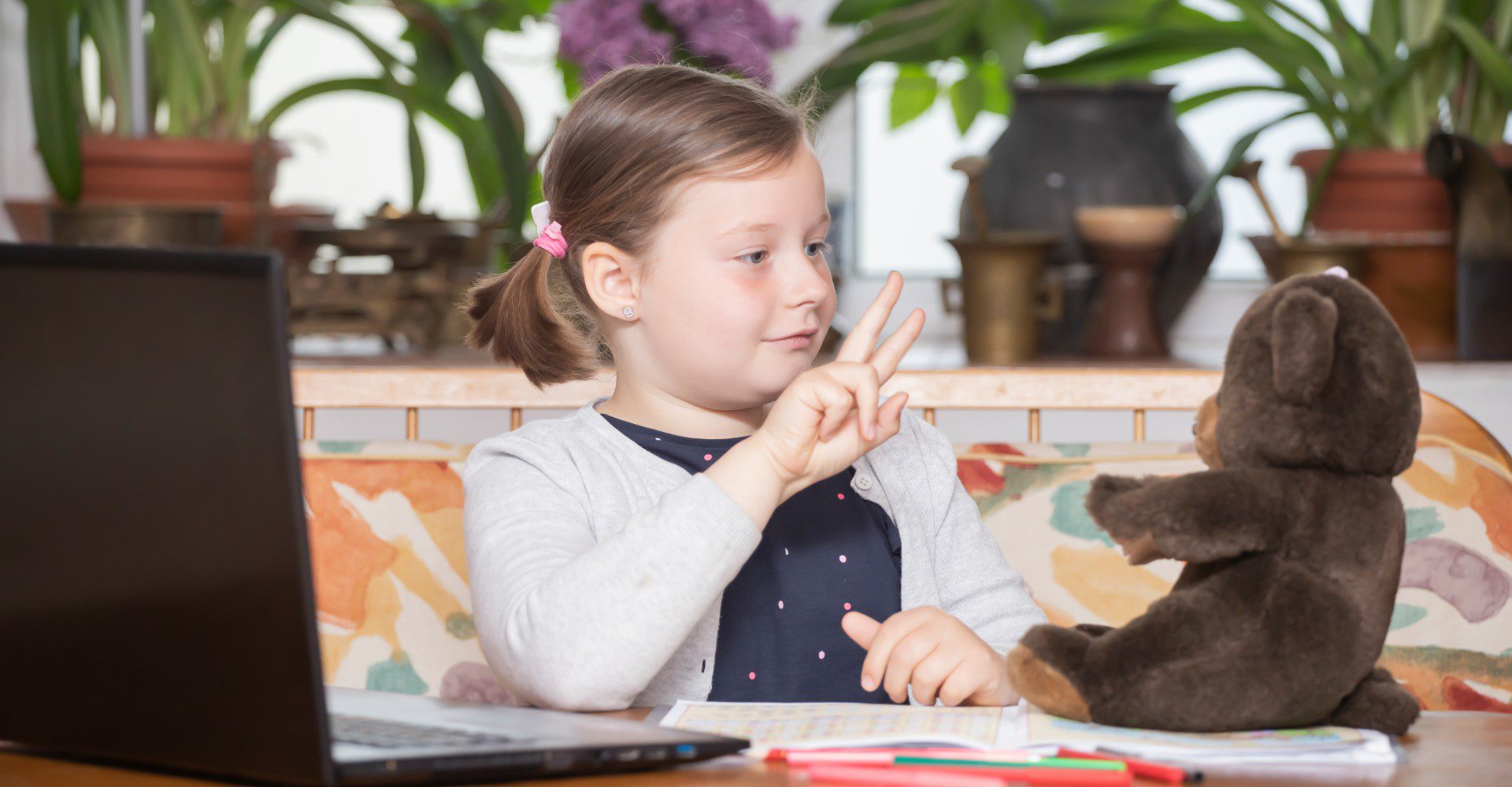 14 Foolproof Ways to Minimize Distractions in a Virtual Live Classroom