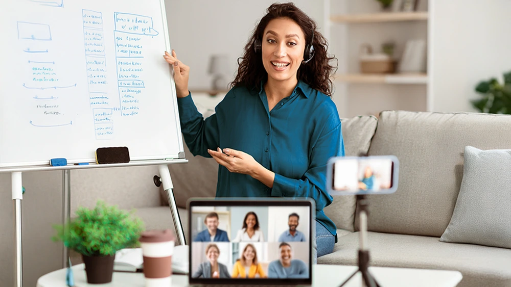 img woman vilt teaching HQ 16 9 2